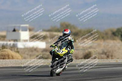 media/Dec-07-2025-CVMA (Sun) [[3e7d2de5dc]]/Race 5-Formula UL-CVMA Hooligans-American Thunder/